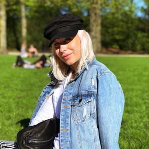 Meet your Posher, Simone